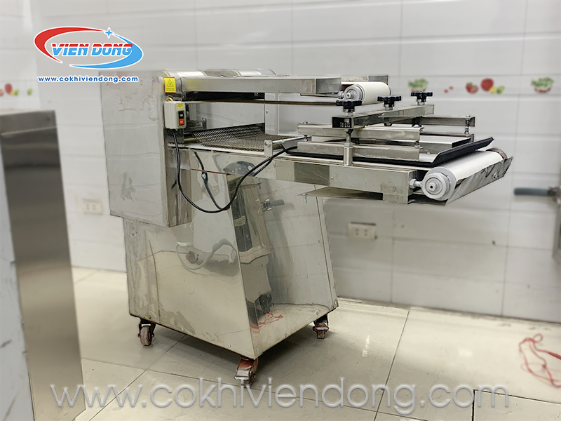 Máy se bột làm bánh