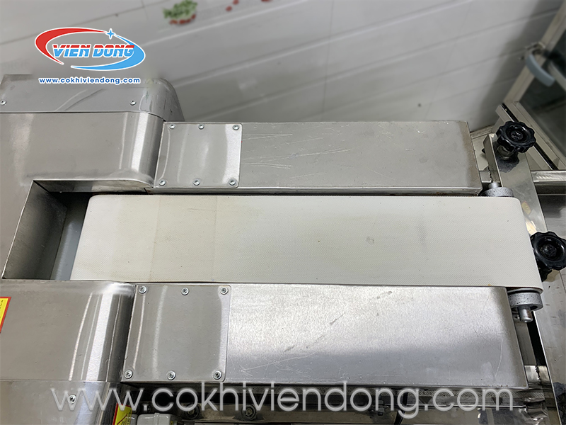 Máy lăn bột bánh mì