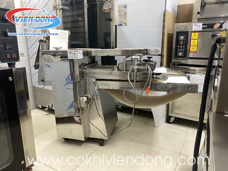Máy se bột làm bánh