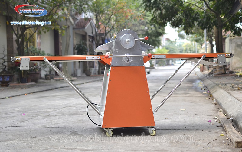 Giá máy cán bột